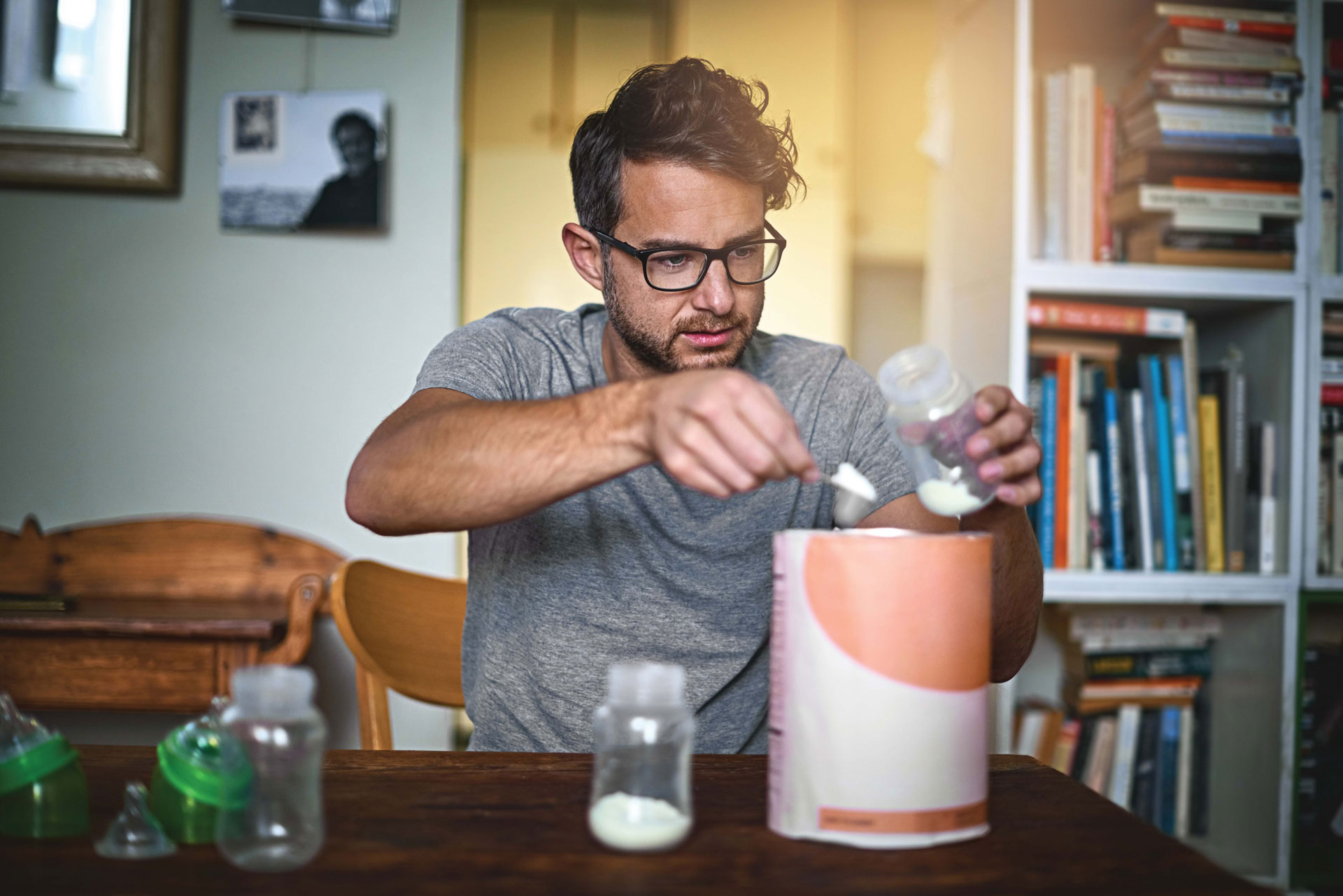 preparing powdered formula for child milk