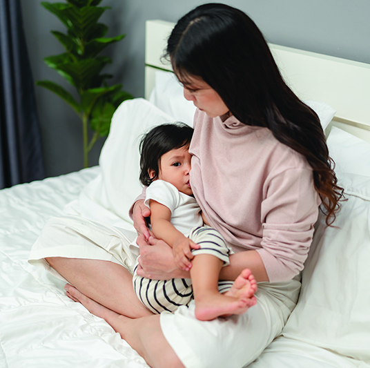 BreastfeedinOnBed