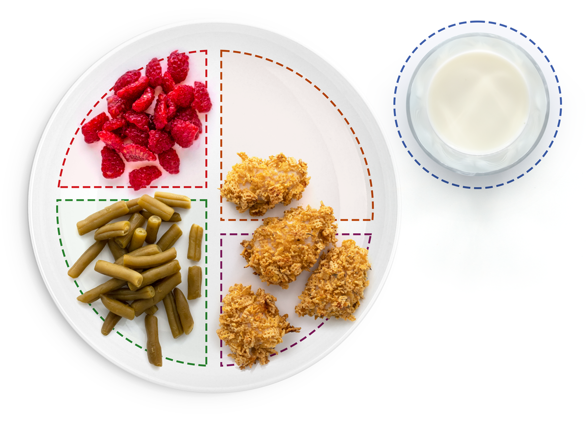 <i>Nuggets</i> de pollo, habichuelas verdes y frambuesas